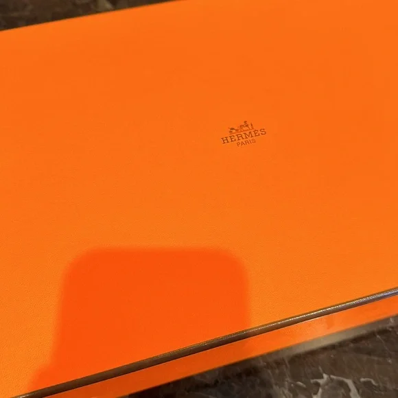 HERMĒS box solofficialkw.com